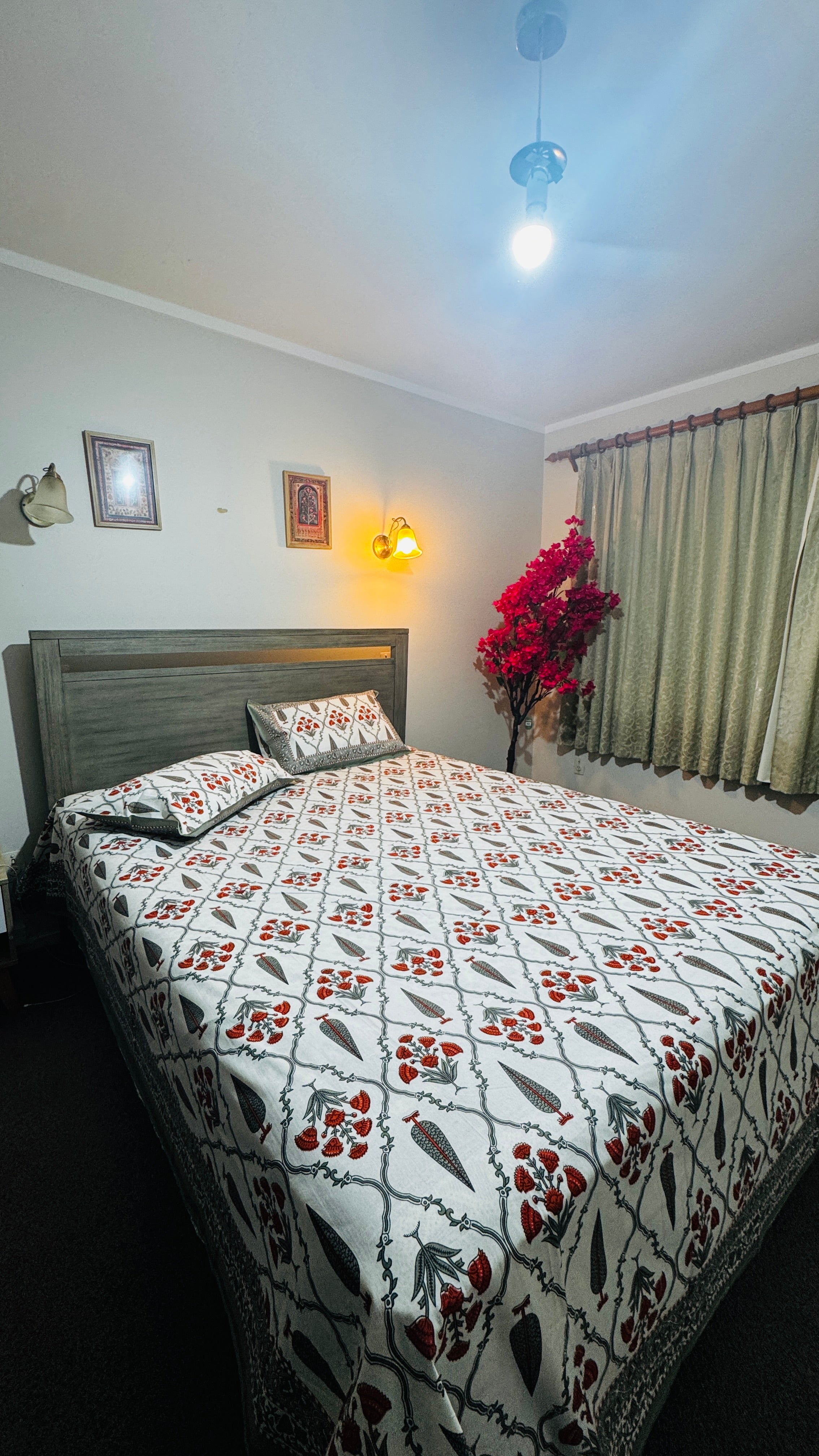 Parrot Green Bloom Queen / King Flat Cotton Bedsheet