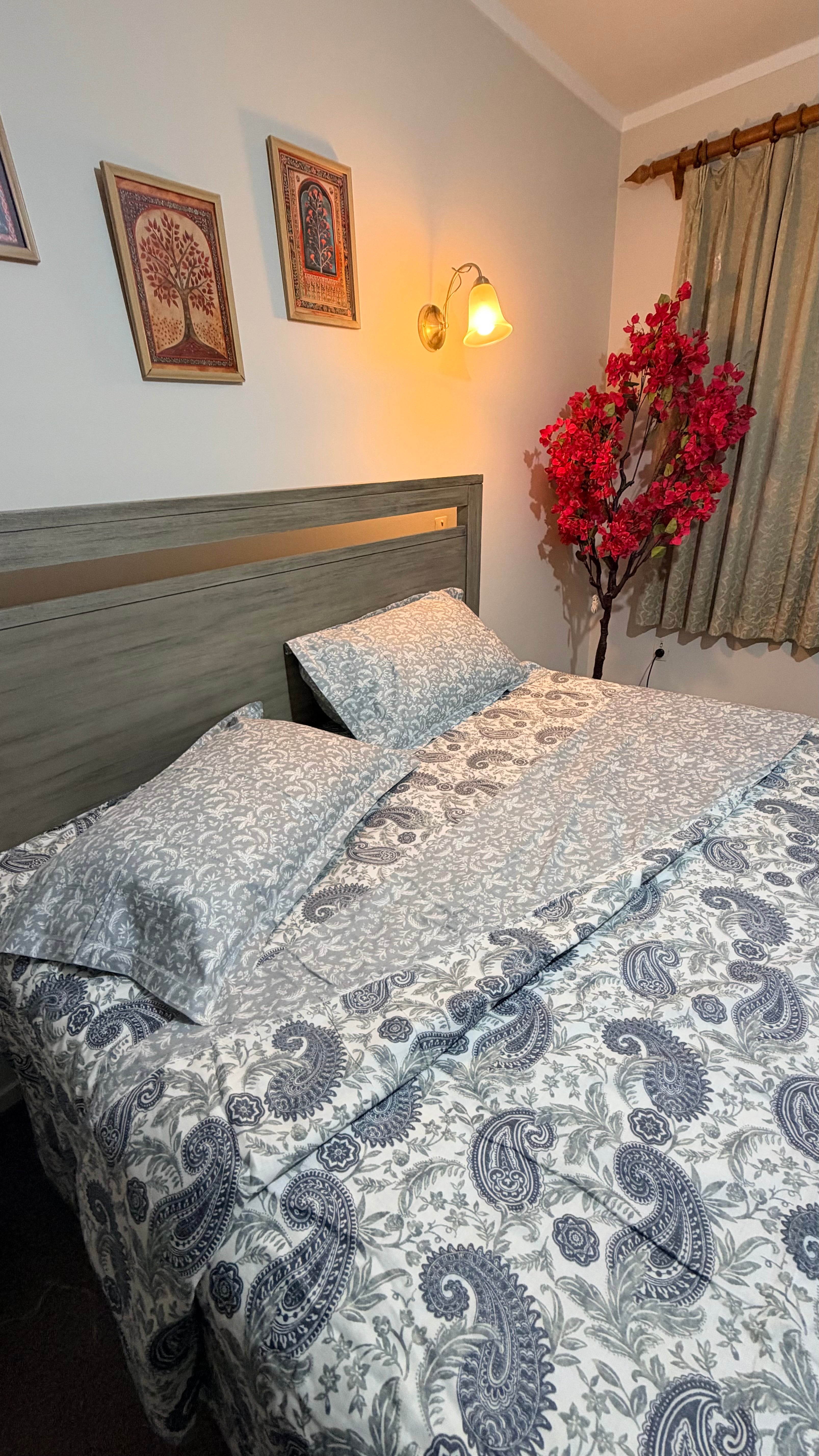 Royal Indigo Paisley Dohar & Bedsheet Set - King / Super King / California King