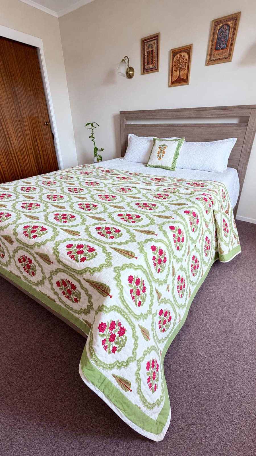 Hand Block Printed Reversible Cotton Quilt - Geeen Ivory
